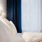 The Layhead