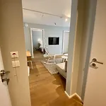 The Layhead