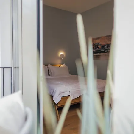The Layhead Hotel *